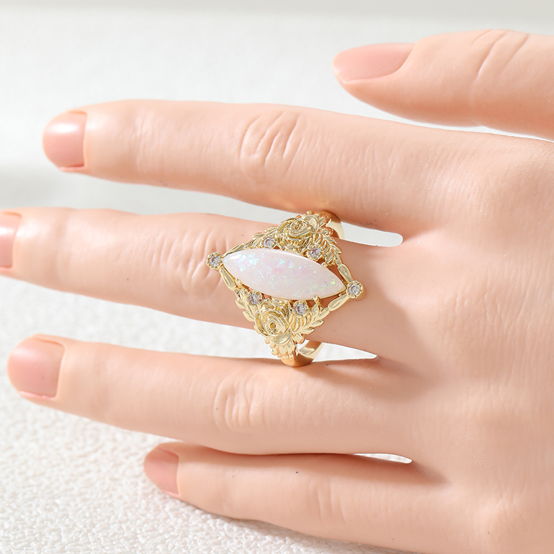 Vintage Rose Carved Golden Floral Design Cocktail Ring